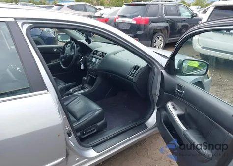 2003 Honda Accord 3.0 Ex z USA, uszkodzony, nr VIN 1HGCM66533A055825